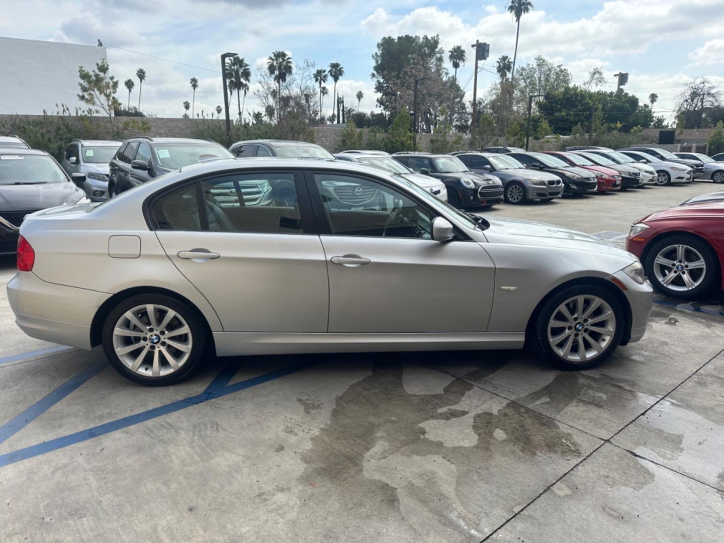 2011 Silver /Black BMW 3-Series Letther (WBAPH5G50BN) with an 6 Cylinder engine, Automatic transmission, located at 30 S. Berkeley Avenue, Pasadena, CA, 91107, (626) 248-7567, 34.145447, -118.109398 - Looking for a dependable, stylish ride in Pasadena, CA, but struggling with bad credit? Look no further than this stunning 2011 BMW 3-Series 328i SA SULEV available at our dealership. We understand the challenges of securing auto financing with less than perfect credit, which is why we offer in-hous - Photo#6